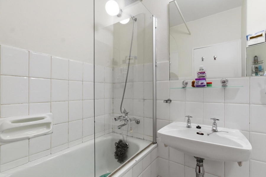2 Bedroom Property for Sale in Green Point Western Cape